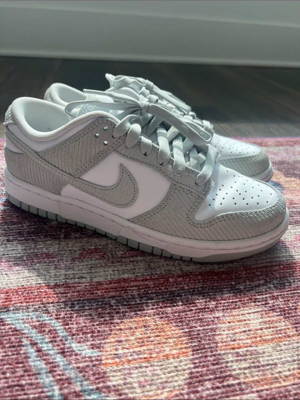 Nike Dunk Low Light Silver Corduroy Women’s Size 8 FN7658-100